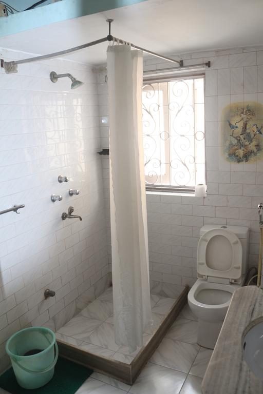 Monorama Guest House Калькутта Экстерьер фото