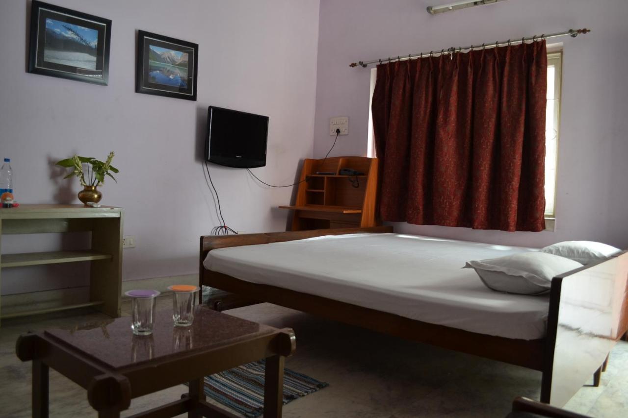 Monorama Guest House Калькутта Экстерьер фото